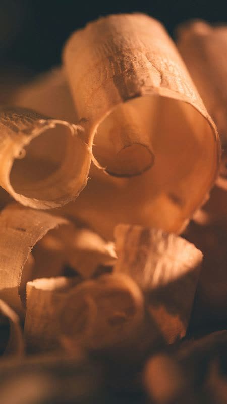 Detail einer handgefertigten Holzverbindung